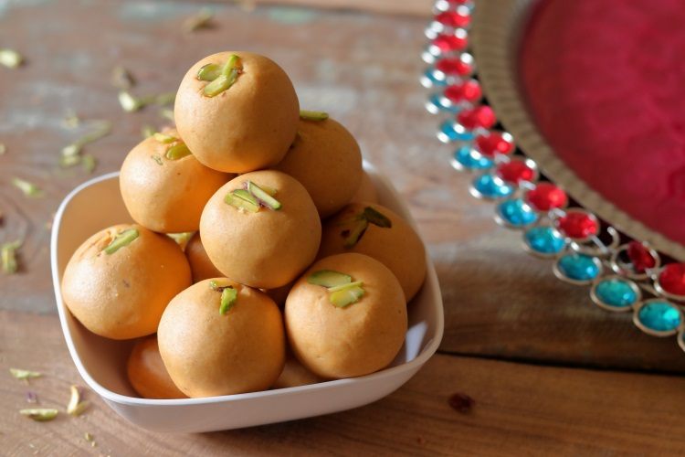 Besan Laddu Arpan